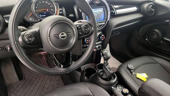 MINI COOPER CONVERTIBLE 2019 WMWWG5C59K3H08243 image